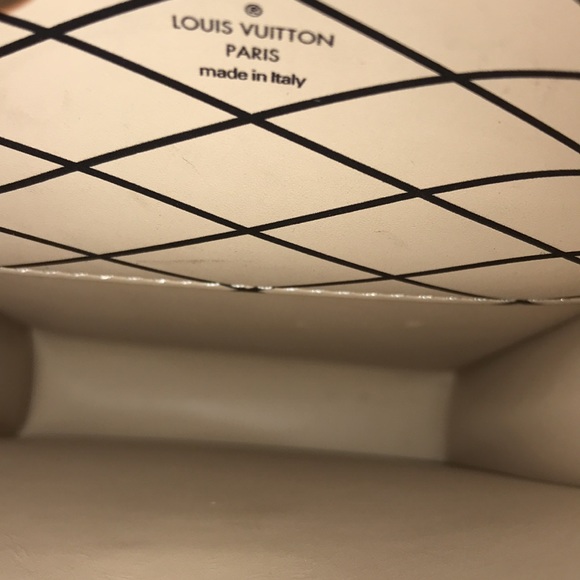 RARE ๐ TRUNKS POCHETTE ๐ CROSSBODY LOUIS VUITTON - Picture 13 of 16